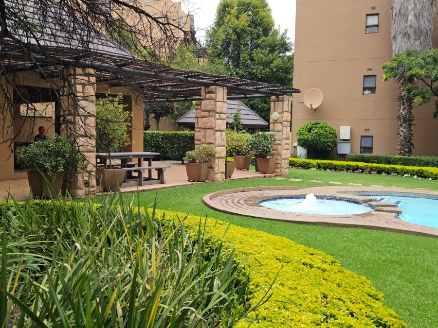 1 Bedroom Property for Sale in Douglasdale Gauteng