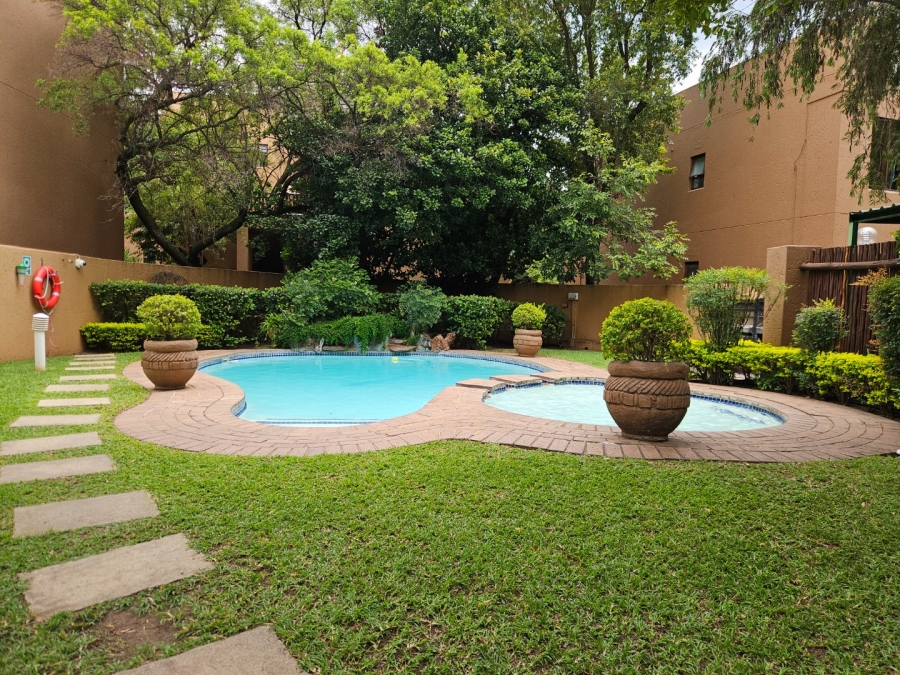 1 Bedroom Property for Sale in Douglasdale Gauteng