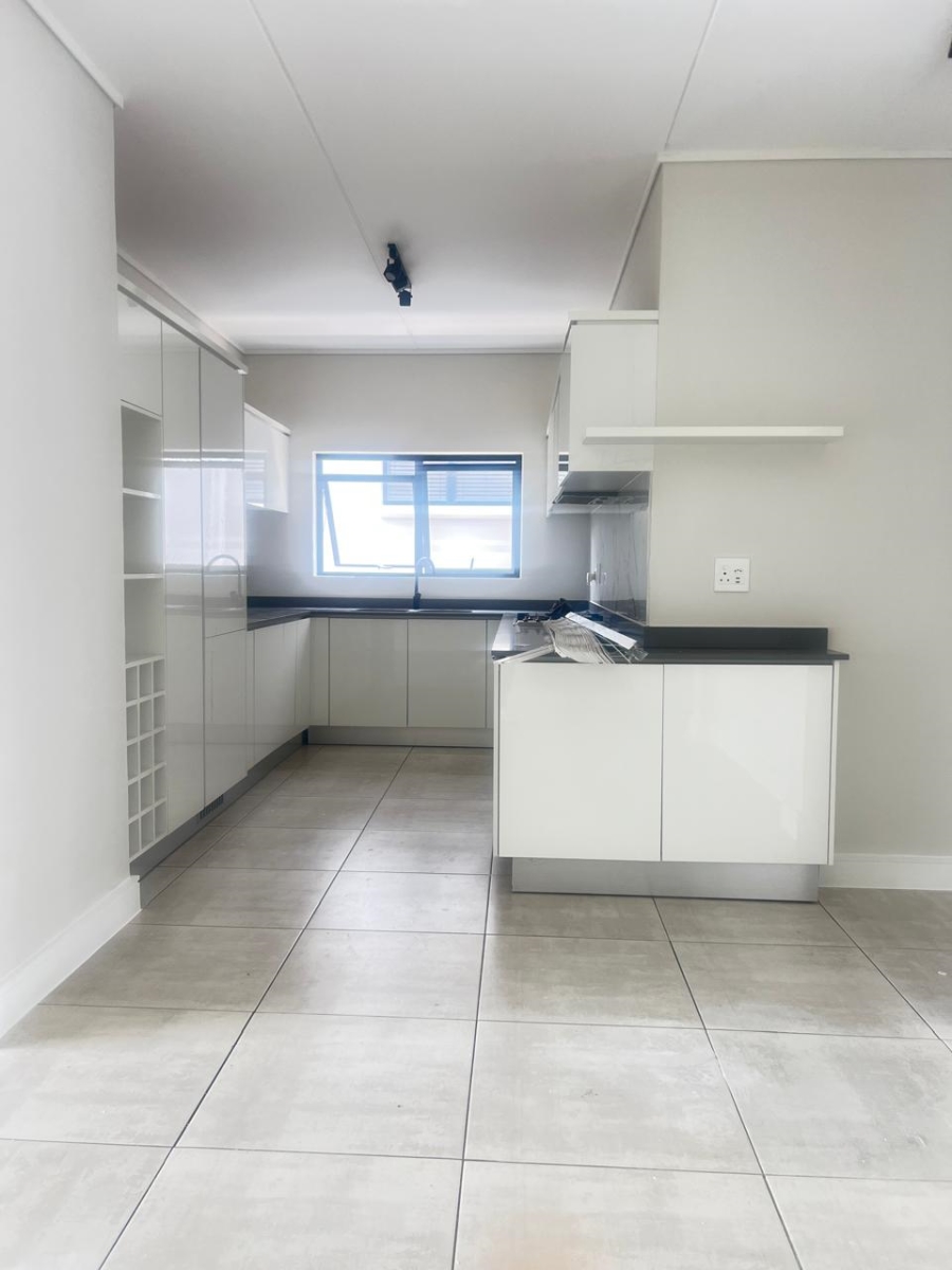 To Let 3 Bedroom Property for Rent in The Polofields Gauteng