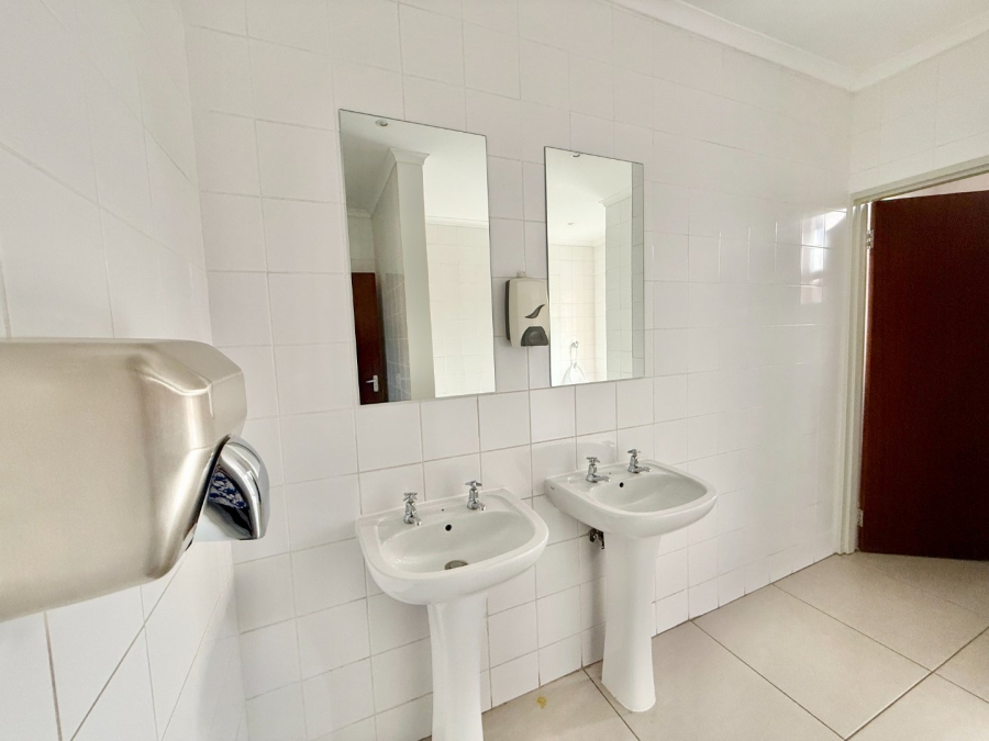 To Let 3 Bedroom Property for Rent in New Redruth Gauteng