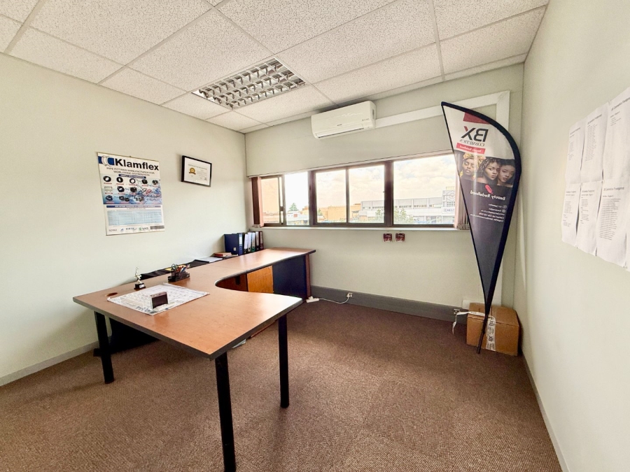 To Let 3 Bedroom Property for Rent in New Redruth Gauteng