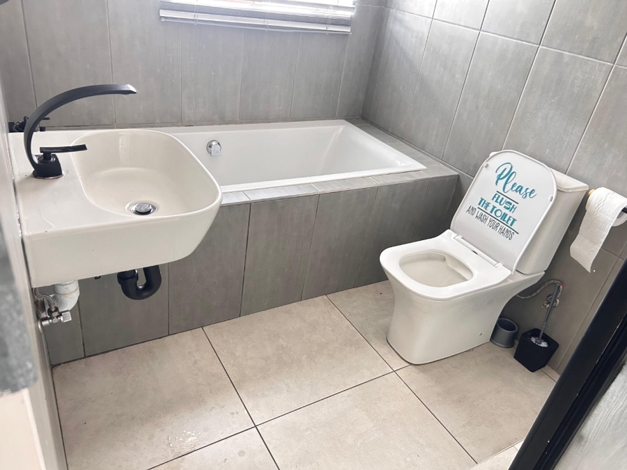 3 Bedroom Property for Sale in Equestria Gauteng