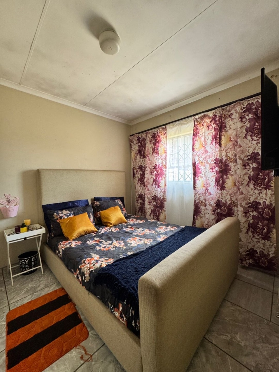 3 Bedroom Property for Sale in Clayville Gauteng