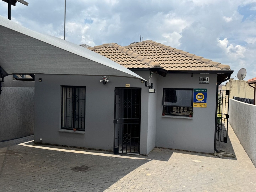 3 Bedroom Property for Sale in Clayville Gauteng