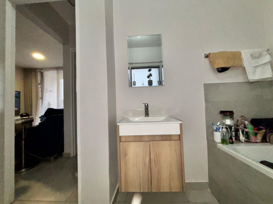 To Let 1 Bedroom Property for Rent in Shere Gauteng