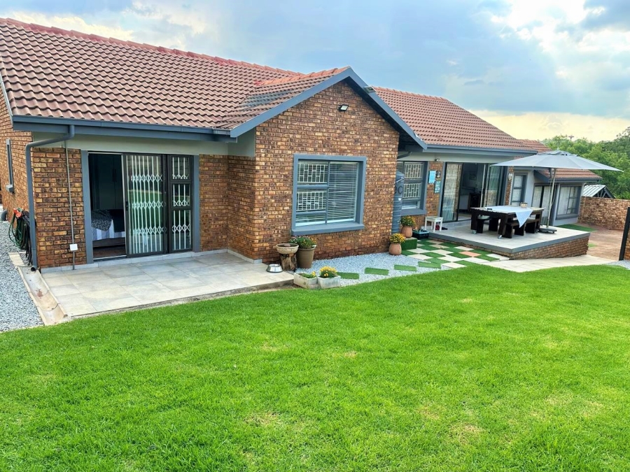 4 Bedroom Property for Sale in Zwartkop Gauteng