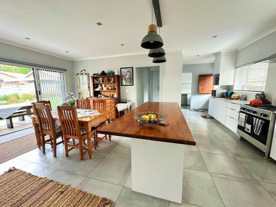 4 Bedroom Property for Sale in Zwartkop Gauteng