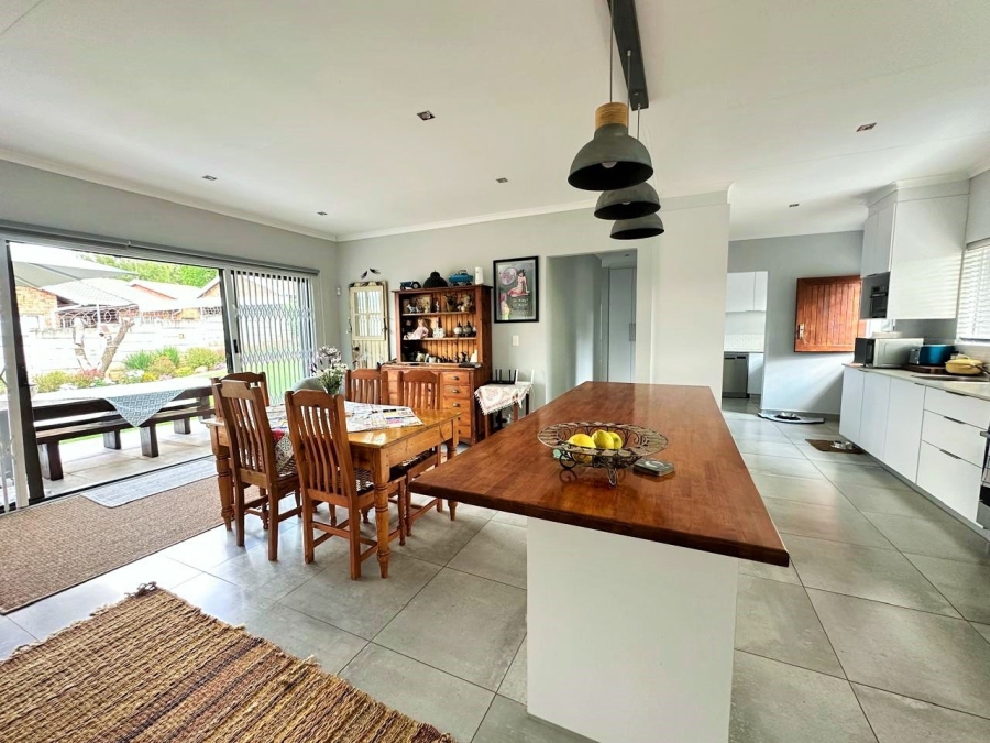 4 Bedroom Property for Sale in Zwartkop Gauteng