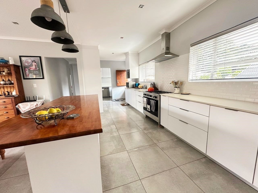 4 Bedroom Property for Sale in Zwartkop Gauteng