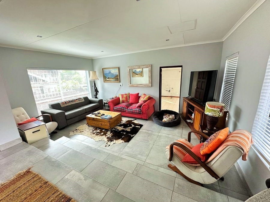 4 Bedroom Property for Sale in Zwartkop Gauteng