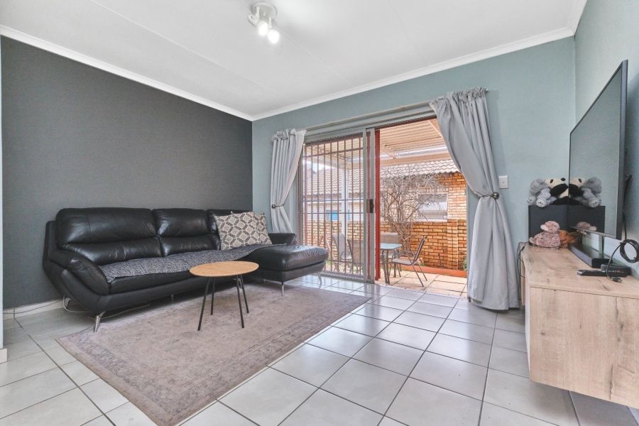 2 Bedroom Property for Sale in Honeydew Ridge Gauteng