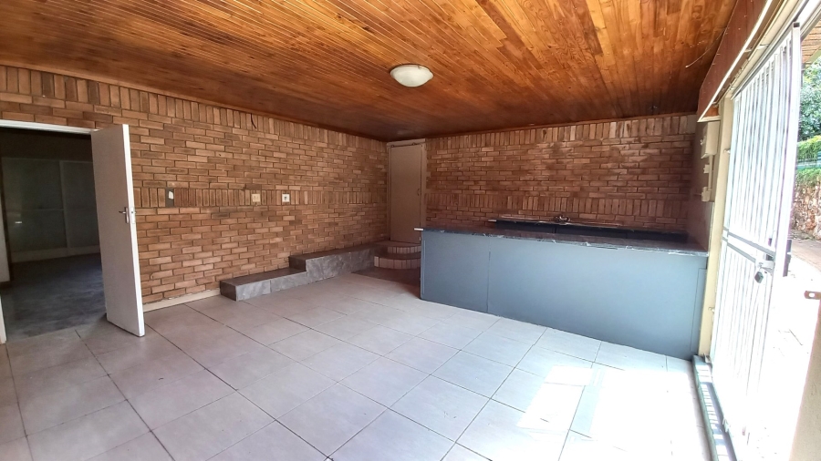 To Let 5 Bedroom Property for Rent in Valhalla Gauteng