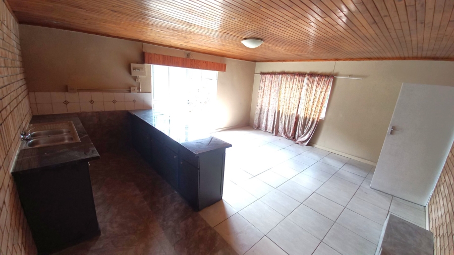 To Let 5 Bedroom Property for Rent in Valhalla Gauteng