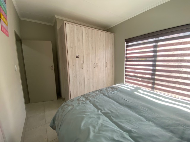  Bedroom Property for Sale in Rooihuiskraal North Gauteng