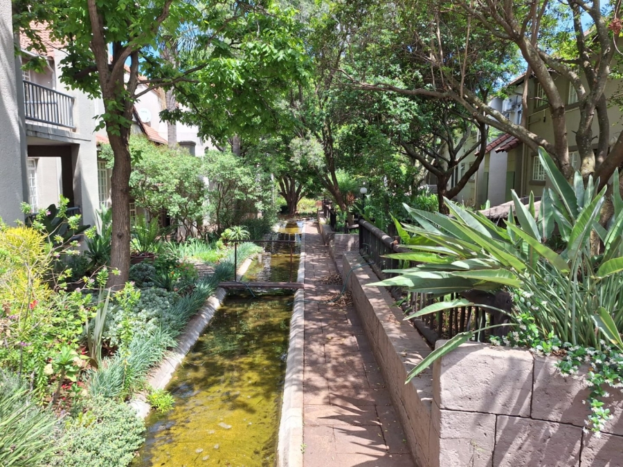 To Let 2 Bedroom Property for Rent in Faerie Glen Gauteng