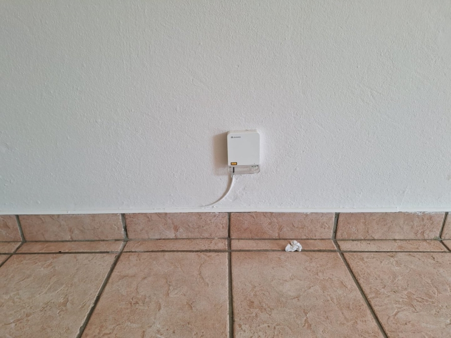 To Let 2 Bedroom Property for Rent in Faerie Glen Gauteng