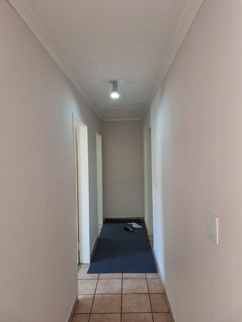 To Let 2 Bedroom Property for Rent in Faerie Glen Gauteng