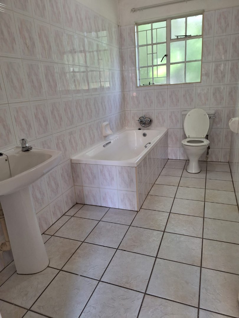 To Let 2 Bedroom Property for Rent in Faerie Glen Gauteng