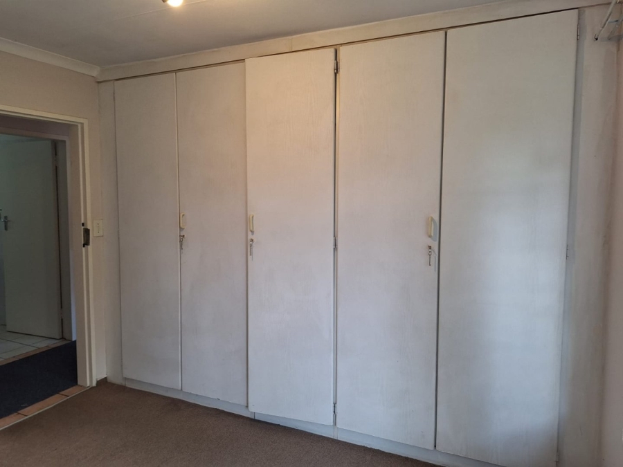 To Let 2 Bedroom Property for Rent in Faerie Glen Gauteng