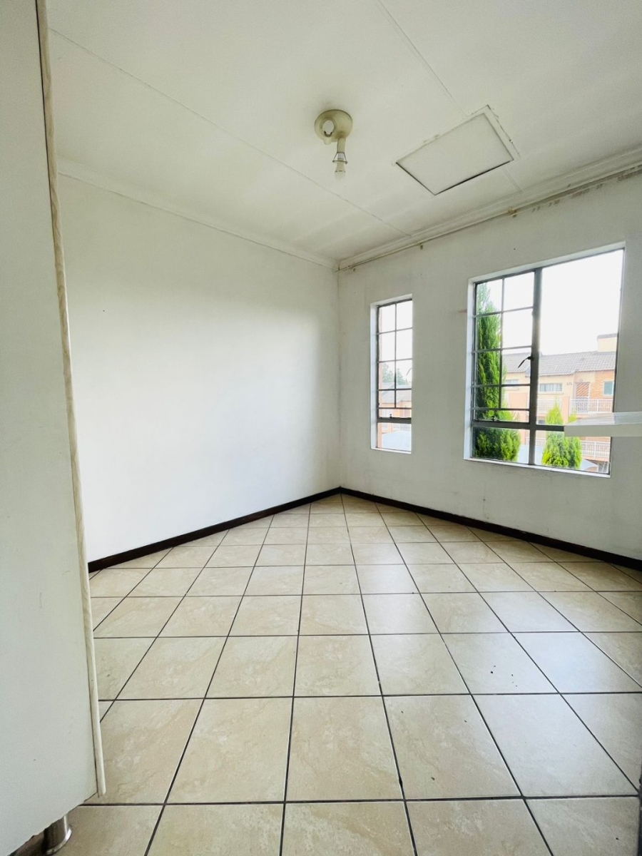 To Let  Bedroom Property for Rent in Erand Gardens Gauteng