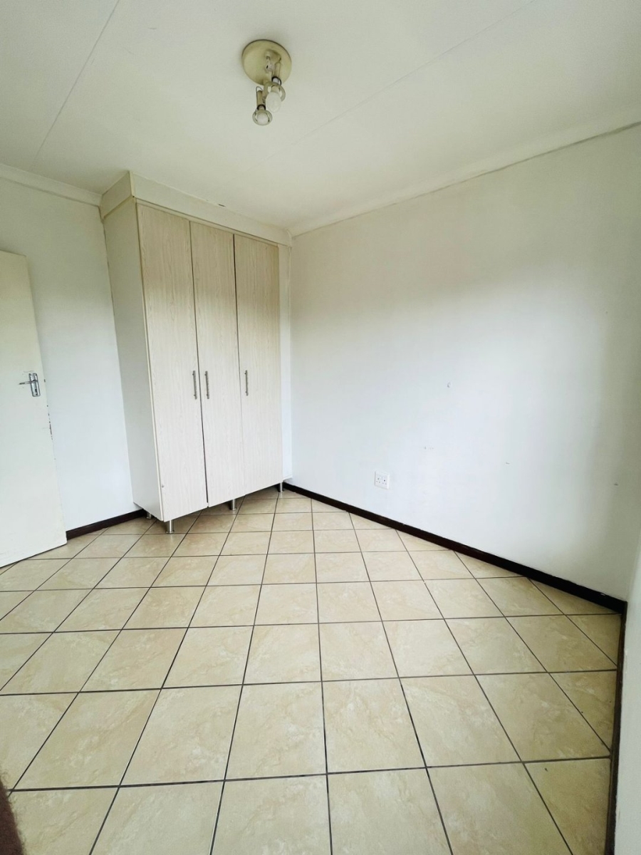 To Let  Bedroom Property for Rent in Erand Gardens Gauteng