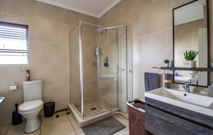 2 Bedroom Property for Sale in Greenstone Hill Gauteng