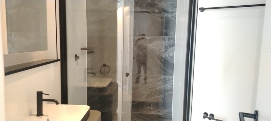 To Let 2 Bedroom Property for Rent in Waterfall Gauteng