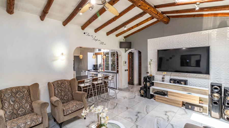 4 Bedroom Property for Sale in Brackendowns Gauteng