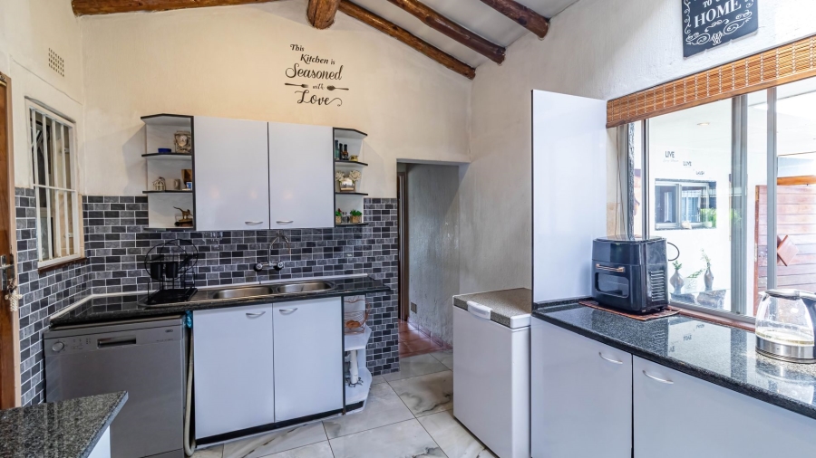 4 Bedroom Property for Sale in Brackendowns Gauteng