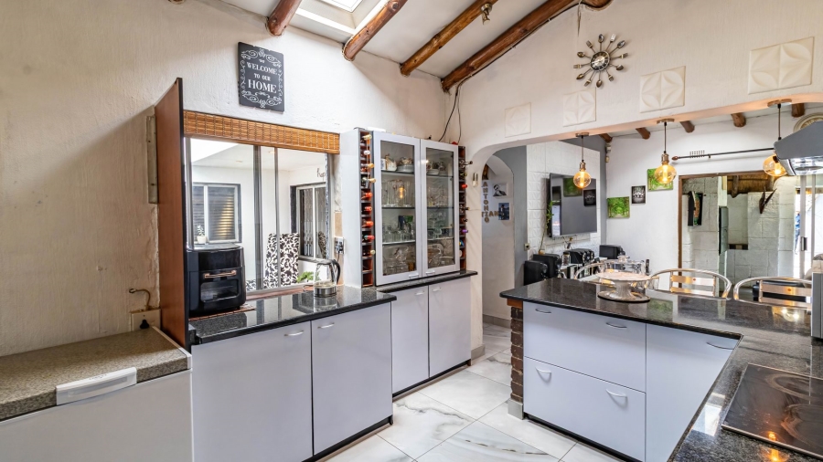 4 Bedroom Property for Sale in Brackendowns Gauteng