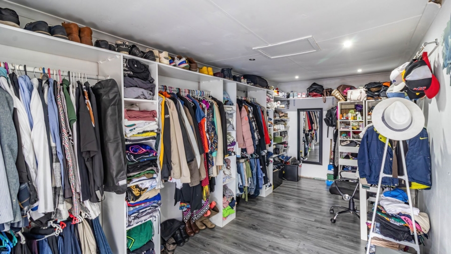 4 Bedroom Property for Sale in Brackendowns Gauteng