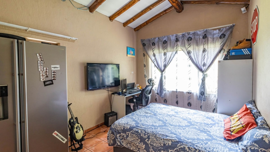 4 Bedroom Property for Sale in Brackendowns Gauteng