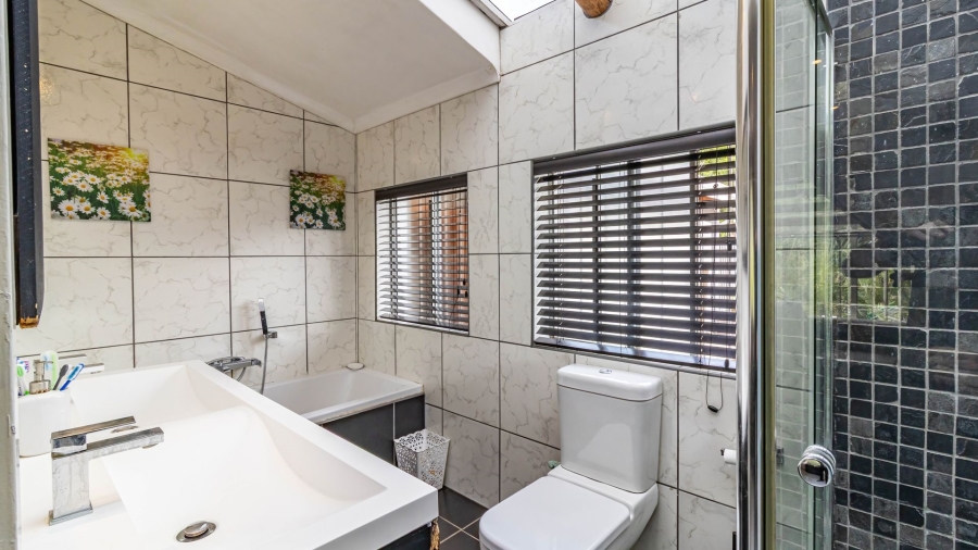 4 Bedroom Property for Sale in Brackendowns Gauteng