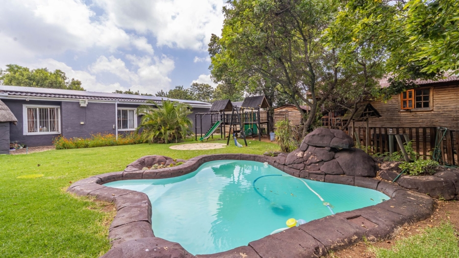 4 Bedroom Property for Sale in Brackendowns Gauteng