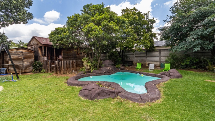 4 Bedroom Property for Sale in Brackendowns Gauteng