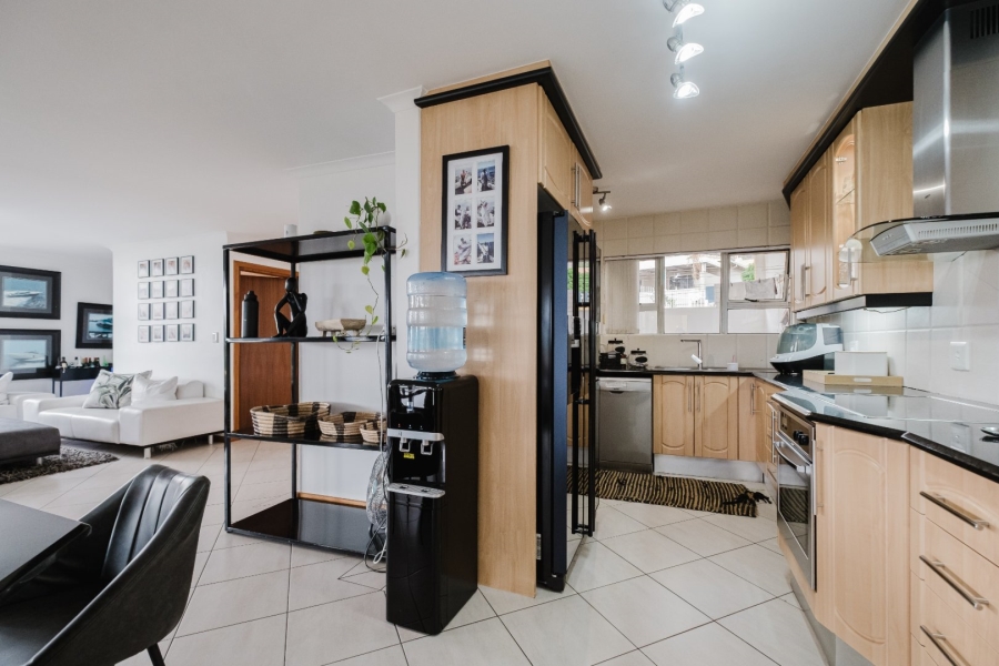 To Let 4 Bedroom Property for Rent in Glenvista Gauteng