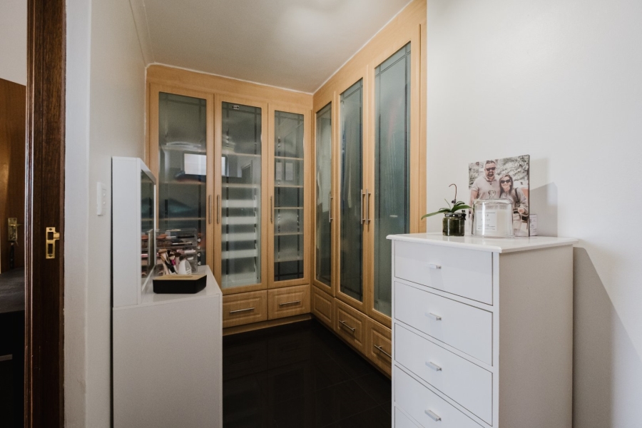 To Let 4 Bedroom Property for Rent in Glenvista Gauteng