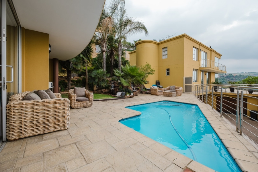 To Let 4 Bedroom Property for Rent in Glenvista Gauteng