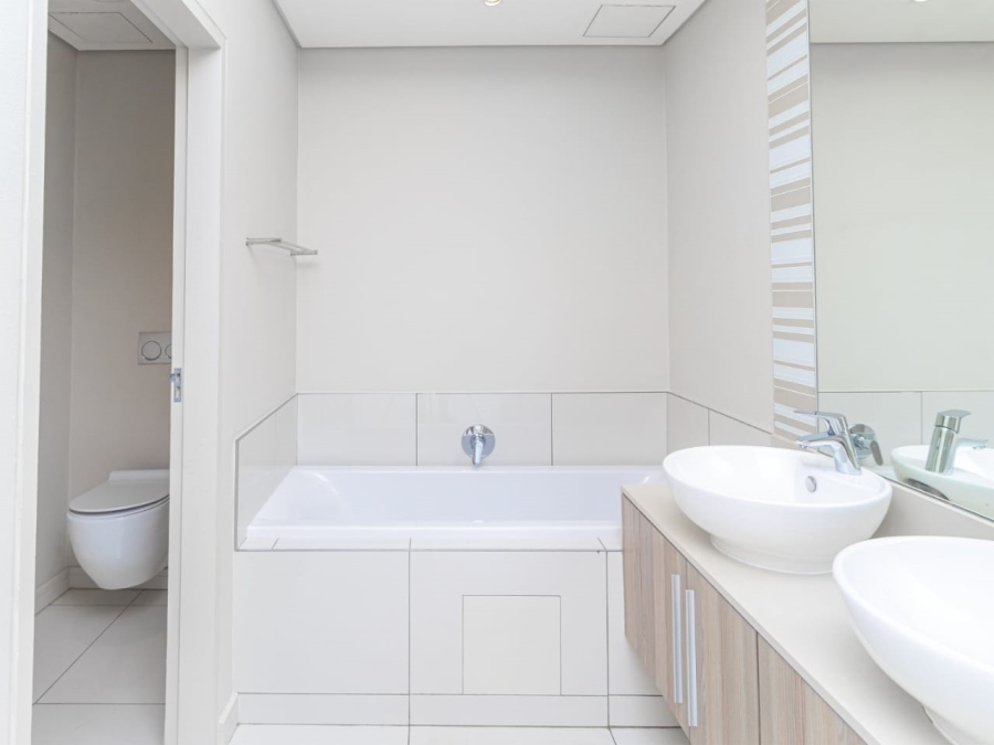 To Let 2 Bedroom Property for Rent in Rosebank Gauteng