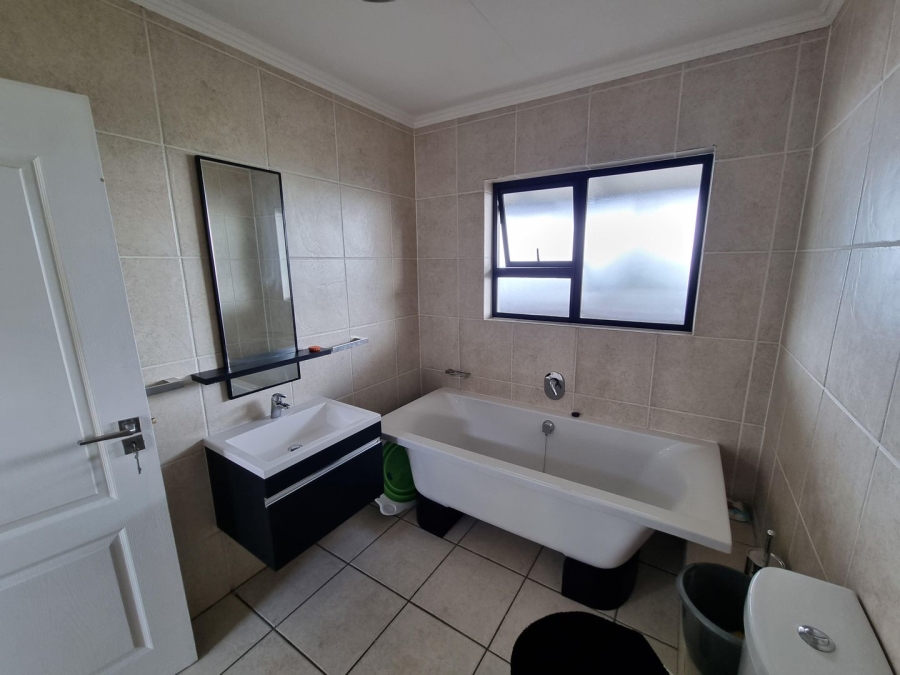 To Let 1 Bedroom Property for Rent in Oakdene Gauteng