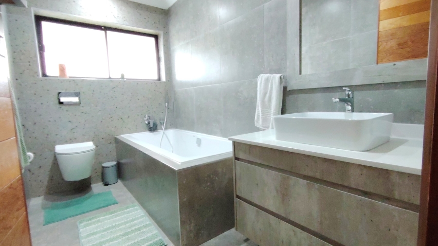 4 Bedroom Property for Sale in Vanderbijlpark SW 5 Gauteng