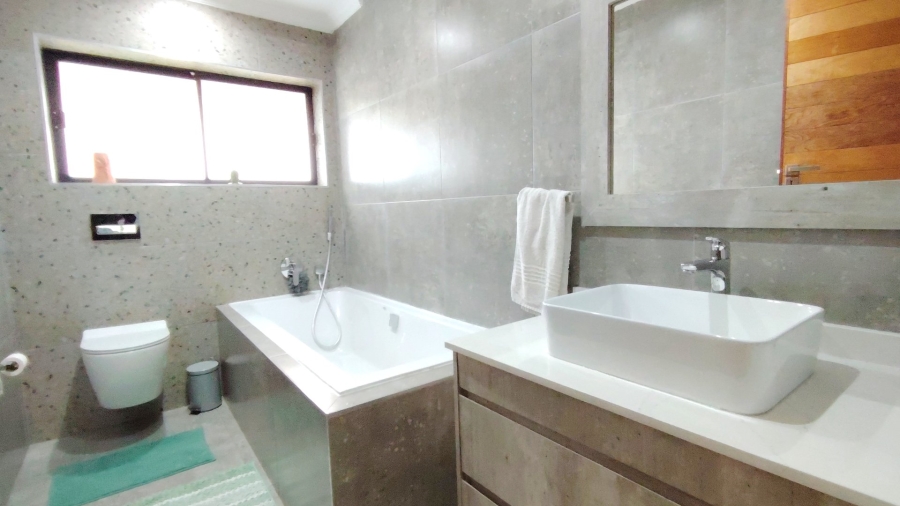 4 Bedroom Property for Sale in Vanderbijlpark SW 5 Gauteng