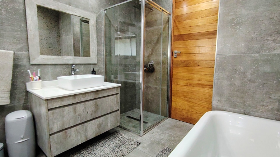 4 Bedroom Property for Sale in Vanderbijlpark SW 5 Gauteng