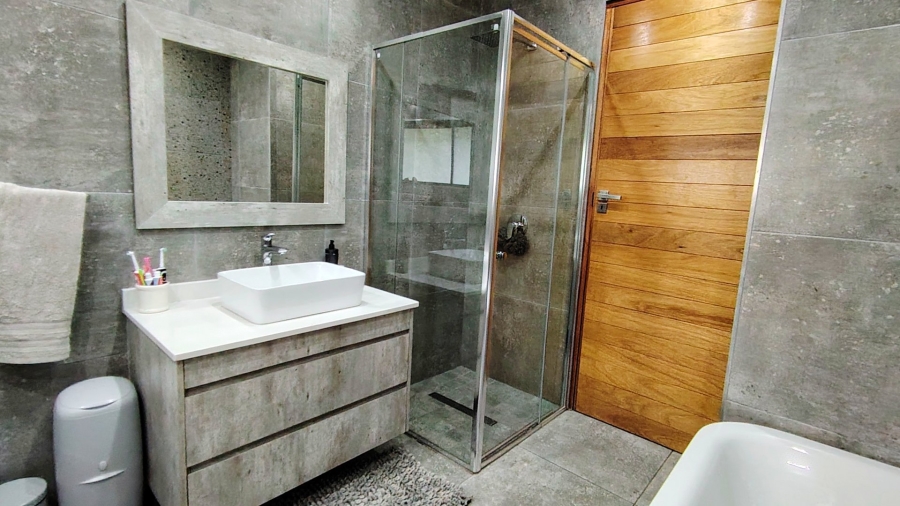 4 Bedroom Property for Sale in Vanderbijlpark SW 5 Gauteng