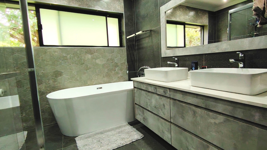 4 Bedroom Property for Sale in Vanderbijlpark SW 5 Gauteng