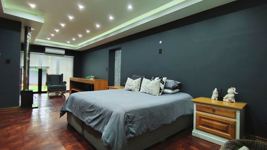 4 Bedroom Property for Sale in Vanderbijlpark SW 5 Gauteng