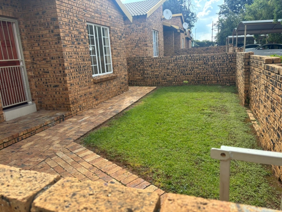 To Let 2 Bedroom Property for Rent in Erand Gardens Gauteng