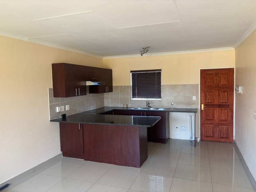 To Let 2 Bedroom Property for Rent in Erand Gardens Gauteng
