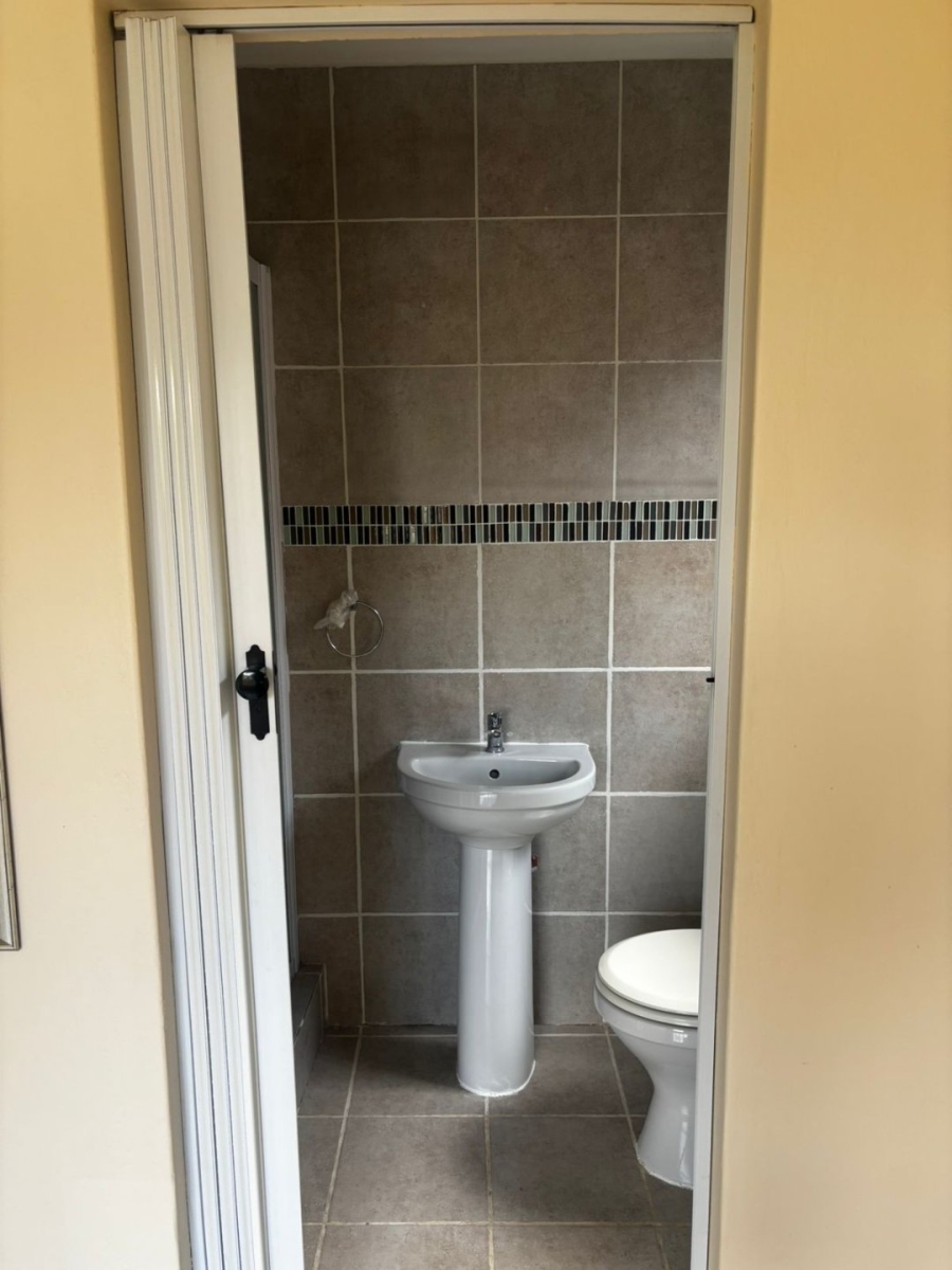 To Let 2 Bedroom Property for Rent in Erand Gardens Gauteng