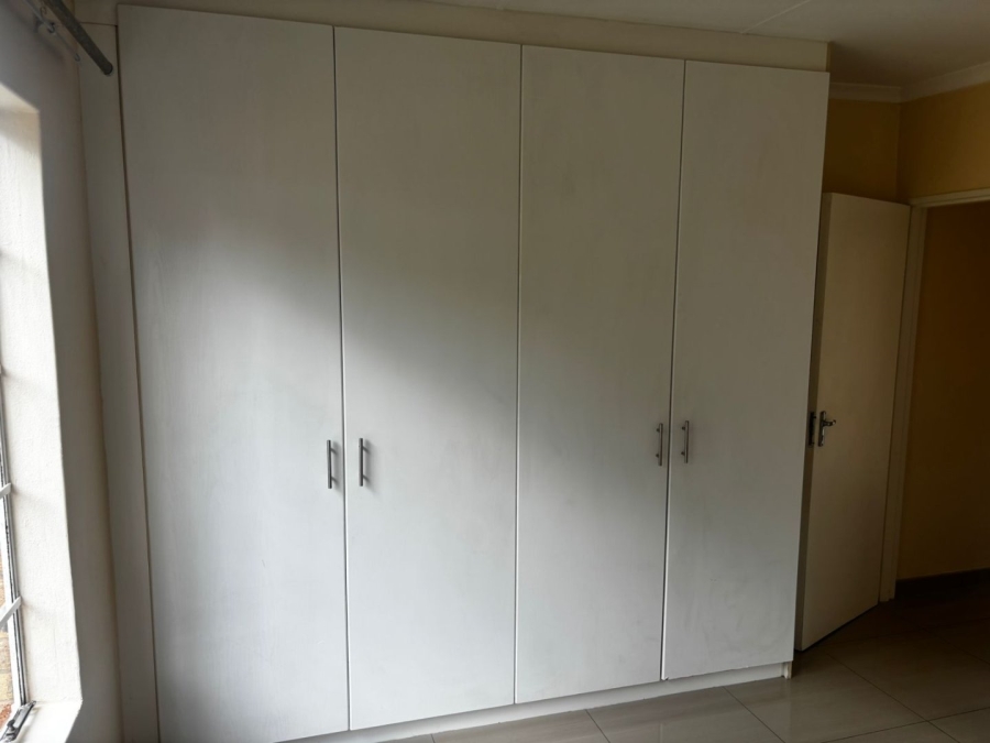 To Let 2 Bedroom Property for Rent in Erand Gardens Gauteng